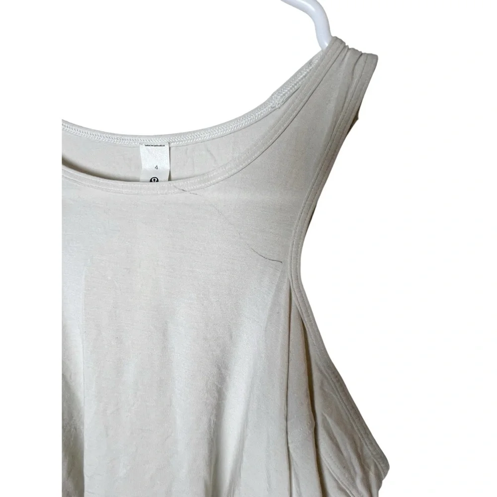 Lululemon Shoulder Cut-out Yoga T-shirt in bone size 4 flaw
